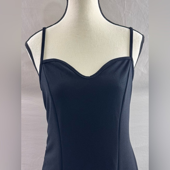 Sweetheart Neckline Two Tone Dress Black/White - Picture 7 of 10